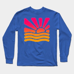 SUN OVER WATER - Sun Shining In Red, Pink, Orange, Yellow Hombre Gradient Long Sleeve T-Shirt